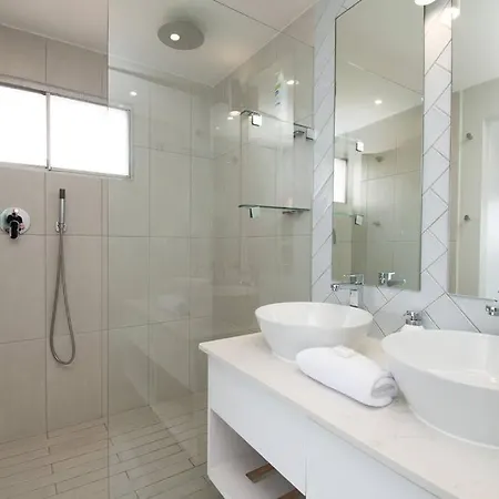 1001 Bermudas Modern 3 Bedroom Beach Front Sea View Apartment Durban Exterior foto