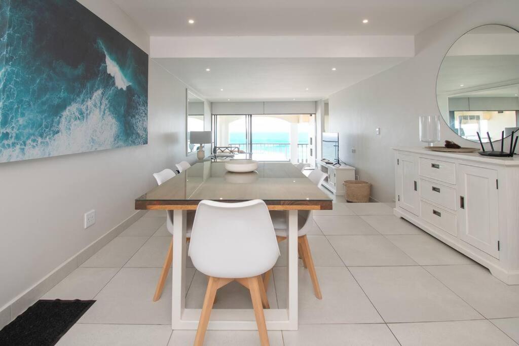 1001 Bermudas Modern 3 Bedroom Front Sea View * Durban