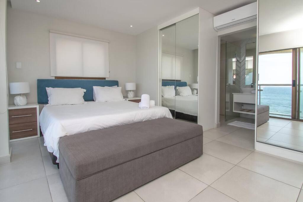 1001 Bermudas Modern 3 Bedroom Front Sea View * Durban