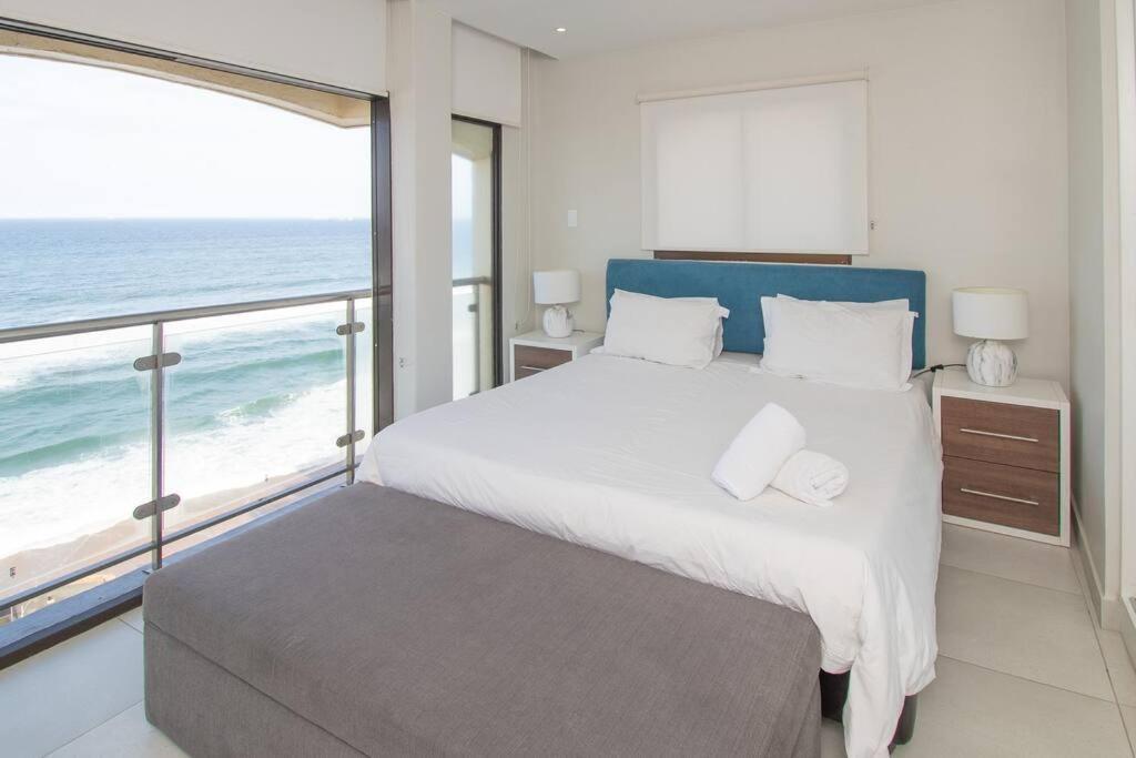 Apartment 1001 Bermudas Modern 3 Bedroom Front Sea View *